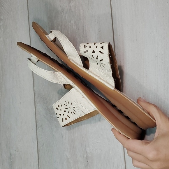 Born B.O.C Women Casaba Laser Cut Comfort Sandals shoes Loop Toe Flats shoes 8 - Picture 7 of 11